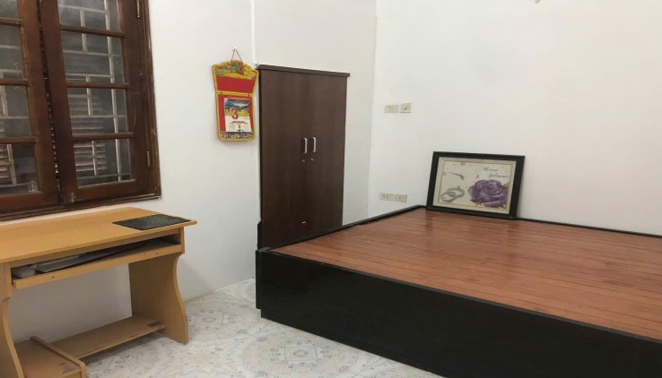 Cho thuê nhà riêng ngõ 65 Phố Đặng Văn Ngữ, 40m2, 2 tầng, 4 ngủ, 11 Triệu
